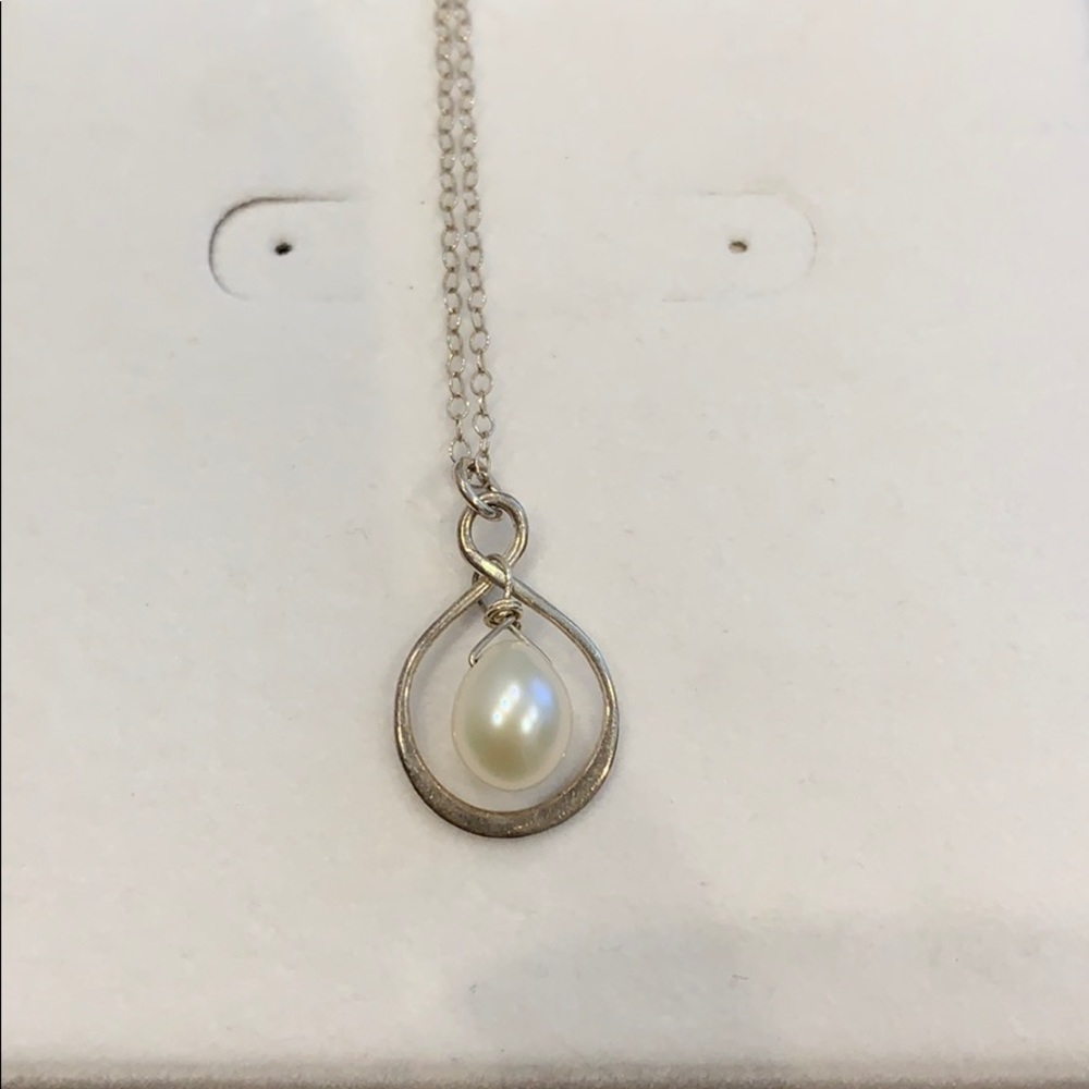 Sterling silver pearl drop necklace